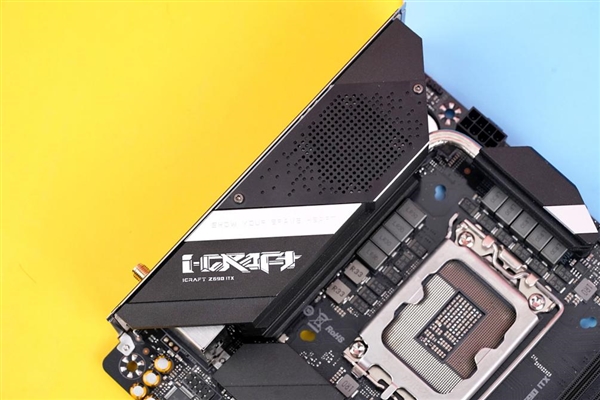 一体化10层PCB！铭瑄MS-iCraft Z690lTX WIFI主板图赏