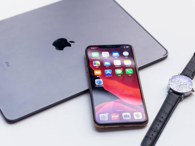 A13芯片+iOS系统，跌价达2900元，网友：库克终于妥协了！