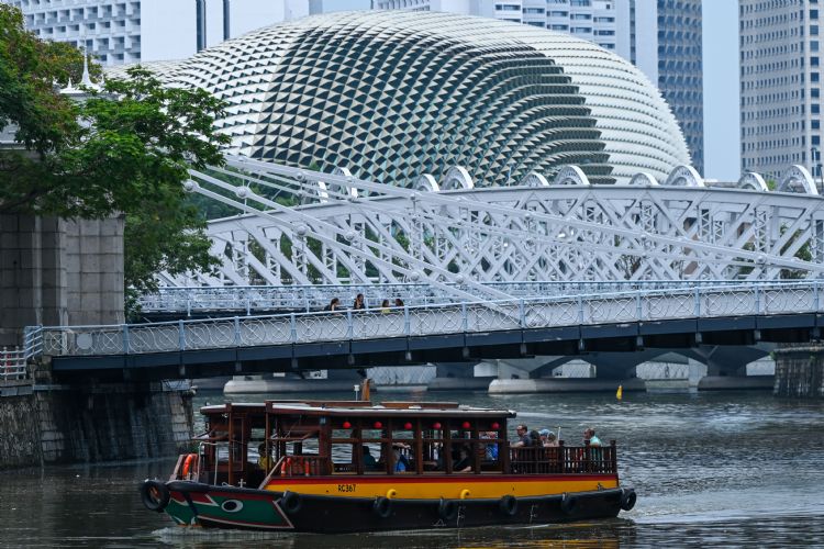 台积电拥有各项成本都是最低廉的台湾优势,在没有大国等外部压力下,其实并没有前往德国、新加坡与印度扩产的理由。图为新加坡市区一景。法新社