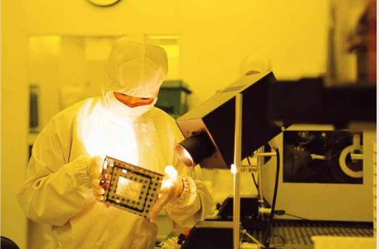 三星170亿美元在美国建芯片厂，韩国批准三星售苏州工厂：TCL接手