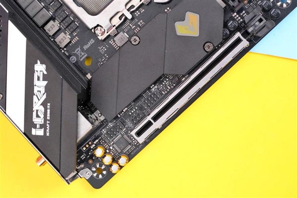 一体化10层PCB！铭瑄MS-iCraft Z690lTX WIFI主板图赏