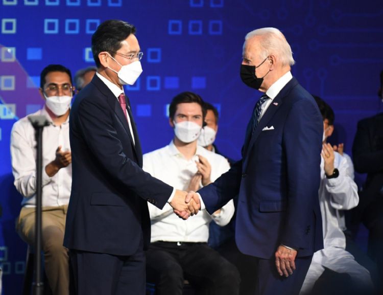 三星肩负韩国半导体振衰起敝的使命，美国总统拜登与李在熔的会面，不仅象徵肯定与期许，但也带来机遇与挑战。法新社