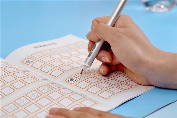小学生练字神器！阿尔法蛋AI练字笔图赏