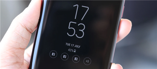 三星6年前就支持的息屏显示iPhone 14要上了 老外：迟到总比没有好
