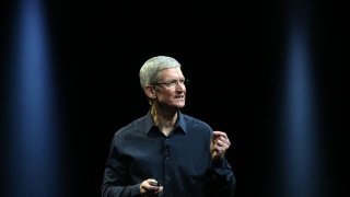 “末日式下滑”! 苹果公司2月中国iPhone出货不足50万部