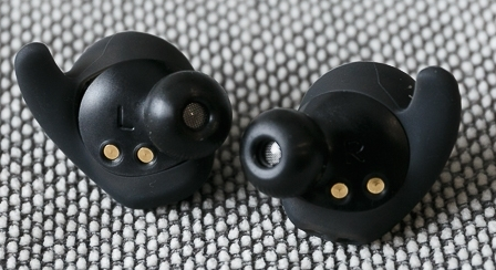 音乐与运动合拍 Jabra Elite Sport 真无线运动耳机
