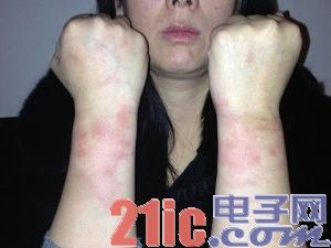美华裔女购iPhone遭警电击 执法合法性遭质疑
