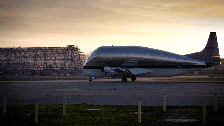 NASA“Super Guppy”巨型运输机带着阿特米斯登月任务的关键部件抵达加州