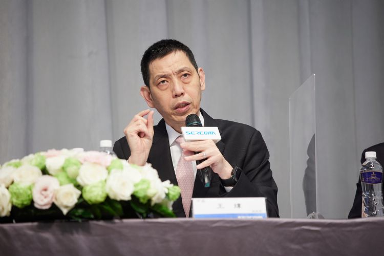 中磊总经理王炜指出，长短料依旧困扰业界，然订单能见度超级好。李建梁摄