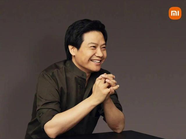 雷军要小米三年内拿下国产高端手机市场份额第一；一加新总裁李杰目标打造游戏体验第一的性能旗舰｜TMT大咖说