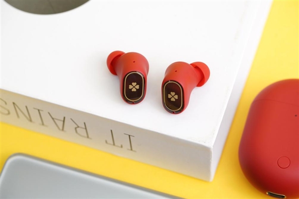 Redmi AirDots 3 Pro原神版图赏：可莉定制 颜色太骚气