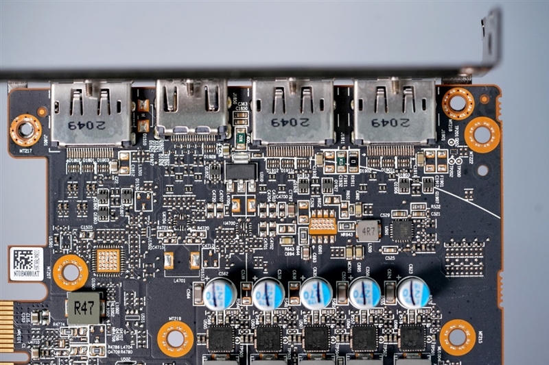 AMD第一款真正超越对手的显卡!RadeonRX6700XT首发评测 AMD第一款真正超越对手的显卡!RadeonRX6700XT首发评测