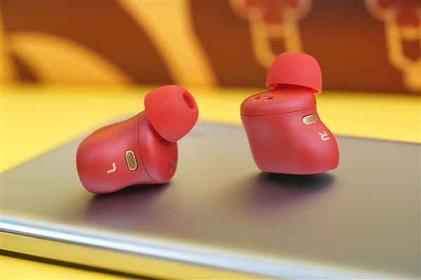 Redmi AirDots 3 Pro原神版图赏：可莉定制 颜色太骚气