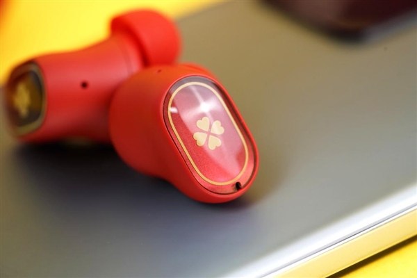 Redmi AirDots 3 Pro原神版图赏：可莉定制 颜色太骚气