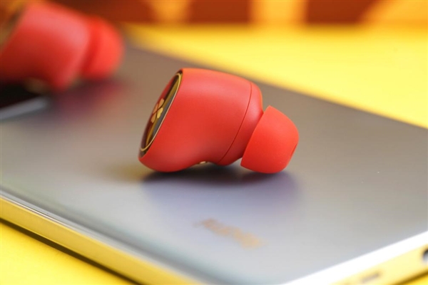 Redmi AirDots 3 Pro原神版图赏：可莉定制 颜色太骚气