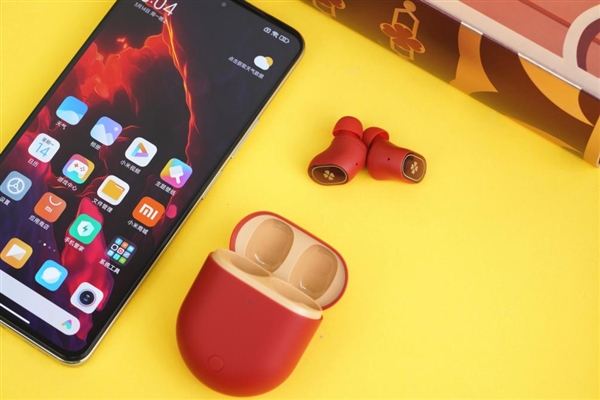 Redmi AirDots 3 Pro原神版图赏：可莉定制 颜色太骚气