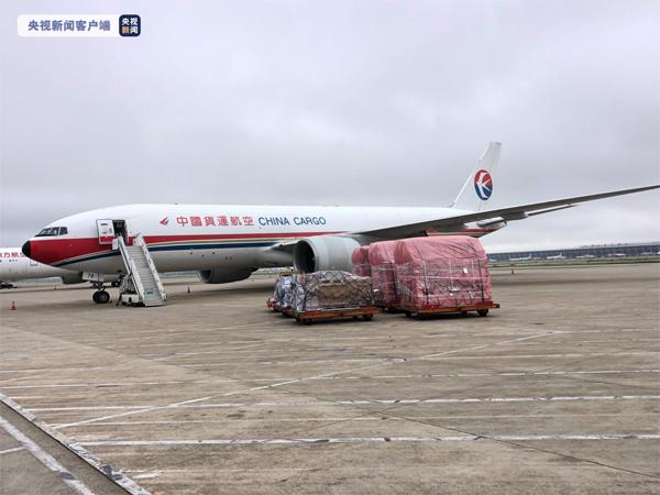 解决重点芯片企业需求，两批 8.9 吨光刻胶运抵上海