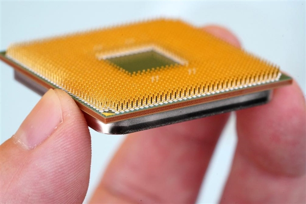 1999性价比之王！AMD锐龙7 5700X处理器图赏