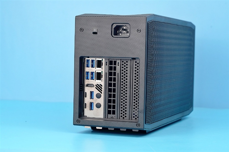 首款搭载i9-12900与顶级显卡的8L迷你主机！Intel NUC 12 Extreme评测