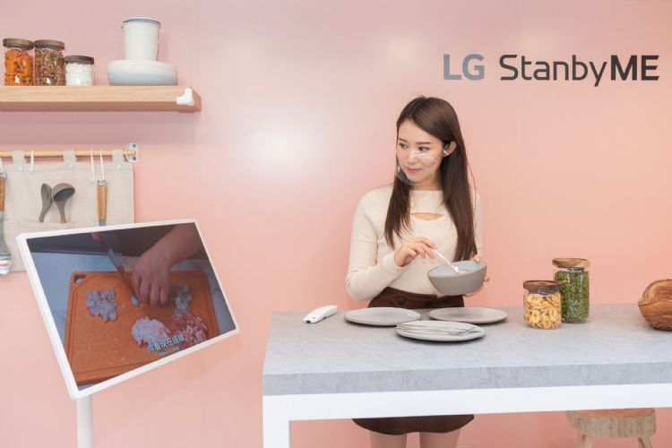 乐金提高无线可移式触控屏幕StanbyME产量,满足更多市场需求。乐金电子