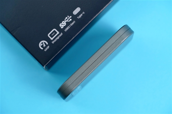 还不到iPhone一半大!阿斯加特512GB Type-C SSD图赏