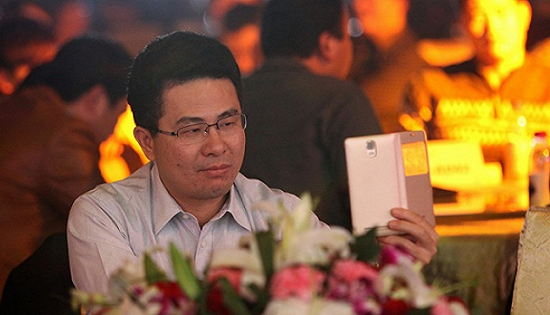 董事长刘立荣陈嗜赌成瘾，自己爽了，金立惨了