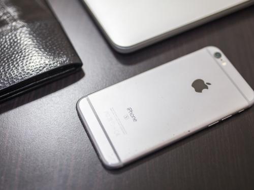 国内手机整体有所下滑，iPhone 却逆势增长