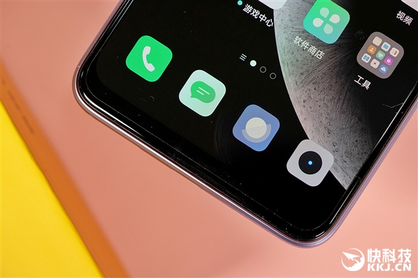 1500元内最强闪充！realme V15开箱图赏