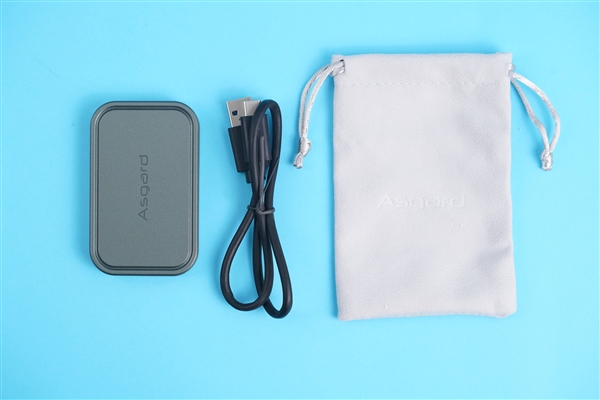 还不到iPhone一半大!阿斯加特512GB Type-C SSD图赏