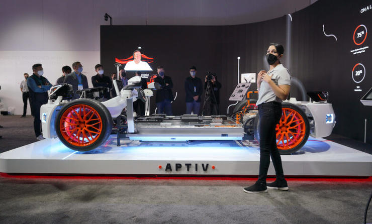 加速智能汽车开发，安波福发布SVA架构 | CES 2022
