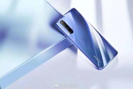 realme真我X50 5G手机真机照曝光 采用全新的“极地”配色