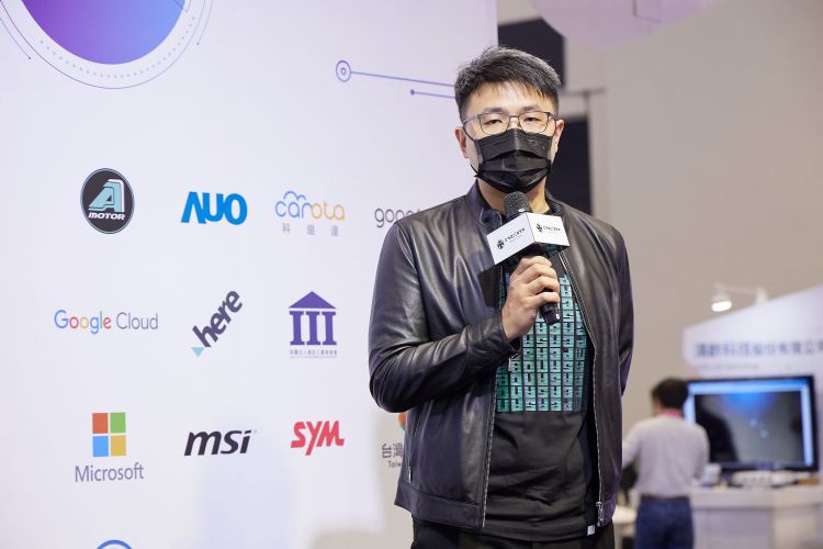 宏佳腾携微星 推全球首款摩托车智能後照镜