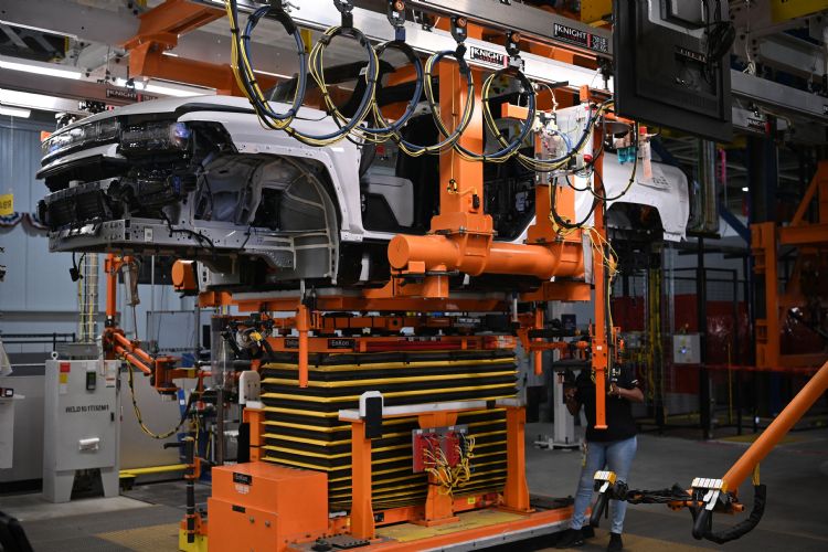 车规芯片仍维持供不应求现况。法新社