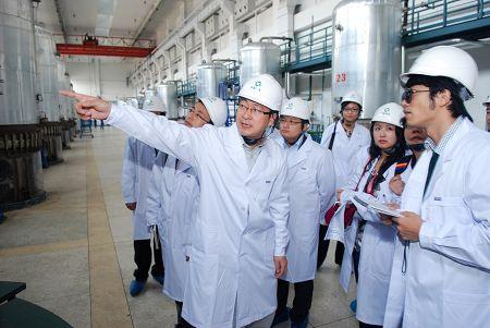 中国多晶硅失控：暴利驱动产能超全球需求2倍
