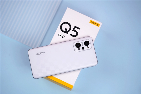 80W千元闪充旗舰！realme真我Q5 Pro开箱图赏