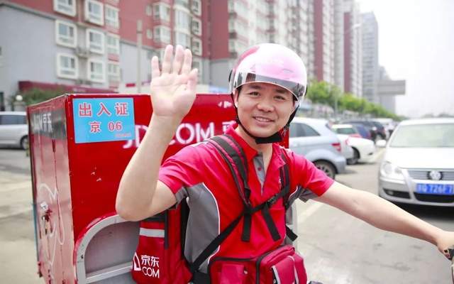 “天才”向左，“疯子”向右，刘强东造就千亿市值物流帝国！