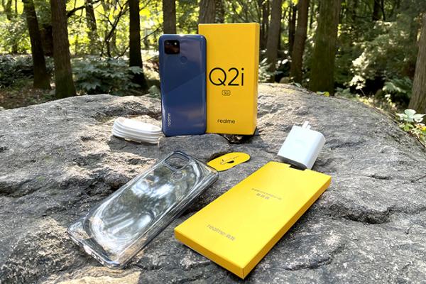 入门级的5G手机真我Q2i图赏