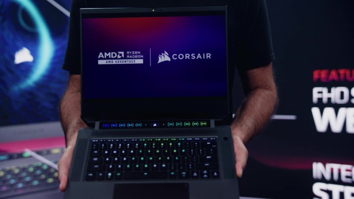 海盗船展示首款笔记本电脑 Corsair Voyager,搭载 AMD CPU + AMD GPU Corsair Voyager 游戏笔记本电脑的特写。