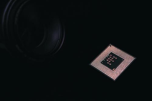 谷歌合作三星5nm迈向处理器自研之路，与华为更深层次竞争？