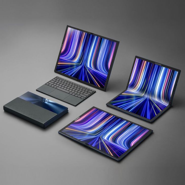 华硕Zenbook 17 Fold OLED在年初的CES成为众所期待的产品，不过目前还没有更多消息。华硕