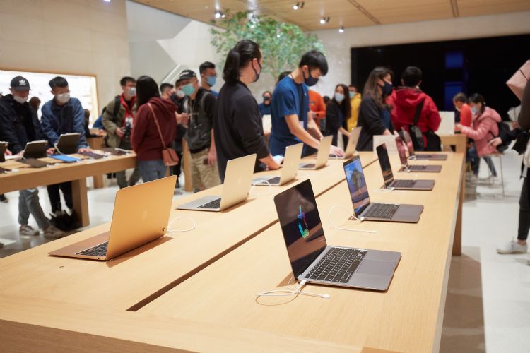苹果加快实现2022年底Mac平台设计全面转采自研芯片「Apple Silicon」目标进度。李建梁摄
