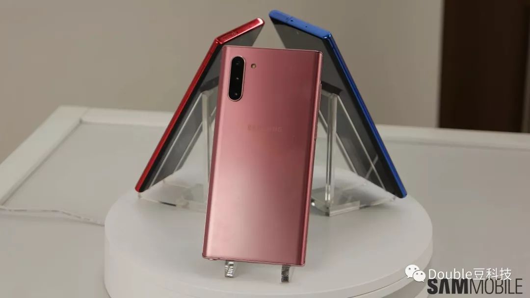 精致的化身：Galaxy Note 10的设计，无与伦比！