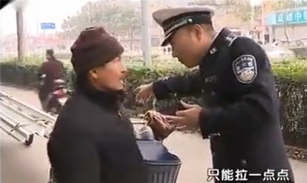 不花一分钱 老显卡帧率翻倍！以后所有玩家都欠AMD一句谢谢
