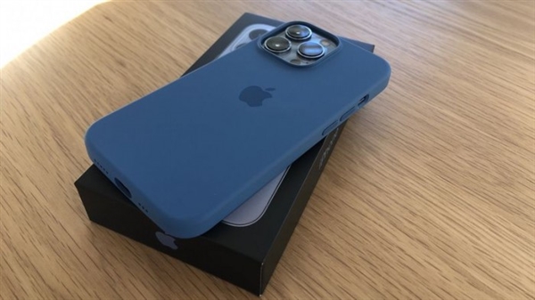 iphone13首批预购者已拿到货大批上手来了蓝色真机最吸睛