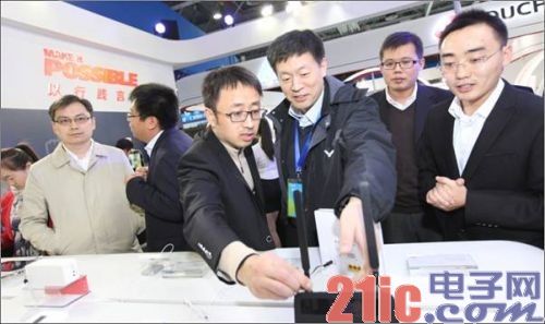 4G领跑 华为终端与中国移动快人一步(图)