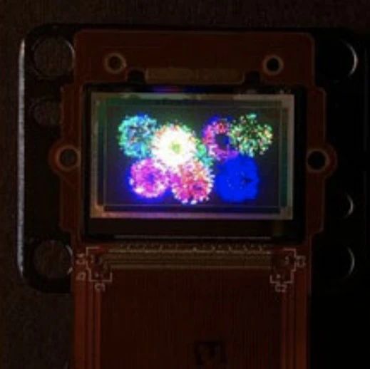 LED｜Sundiode RGB 3色堆叠方案开发出Micro-LED全彩显示器