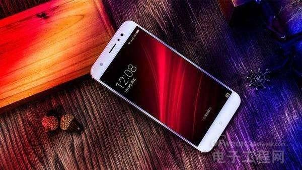 360手机N4S评测：1199元 打造5000mAh+4+32G+跑分超8w手机