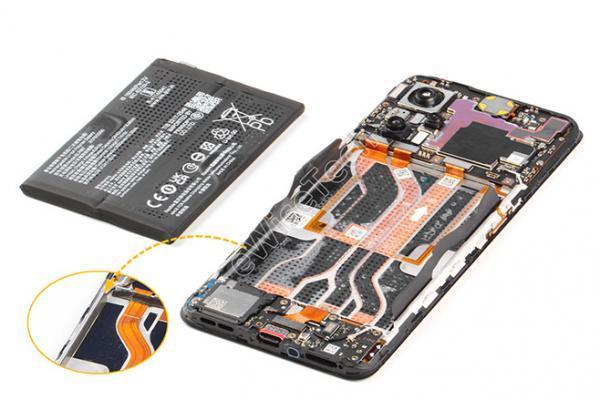 realme GT2拆解：配置上是直屏水桶机，拆解后散热体系还算不错