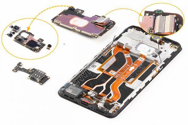 realme GT2拆解：配置上是直屏水桶机，拆解后散热体系还算不错