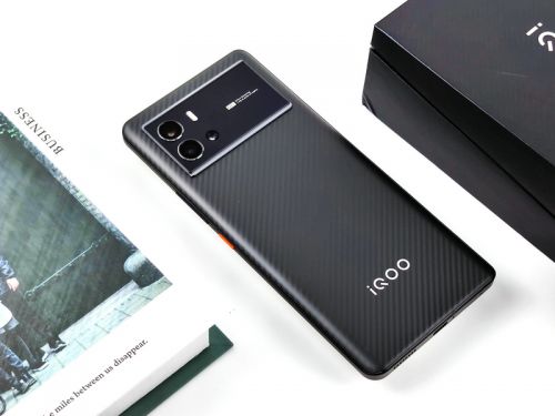 iQOO 9 评测：骁龙8旗舰平台+独立显示芯片加持 带来次世代游戏体验